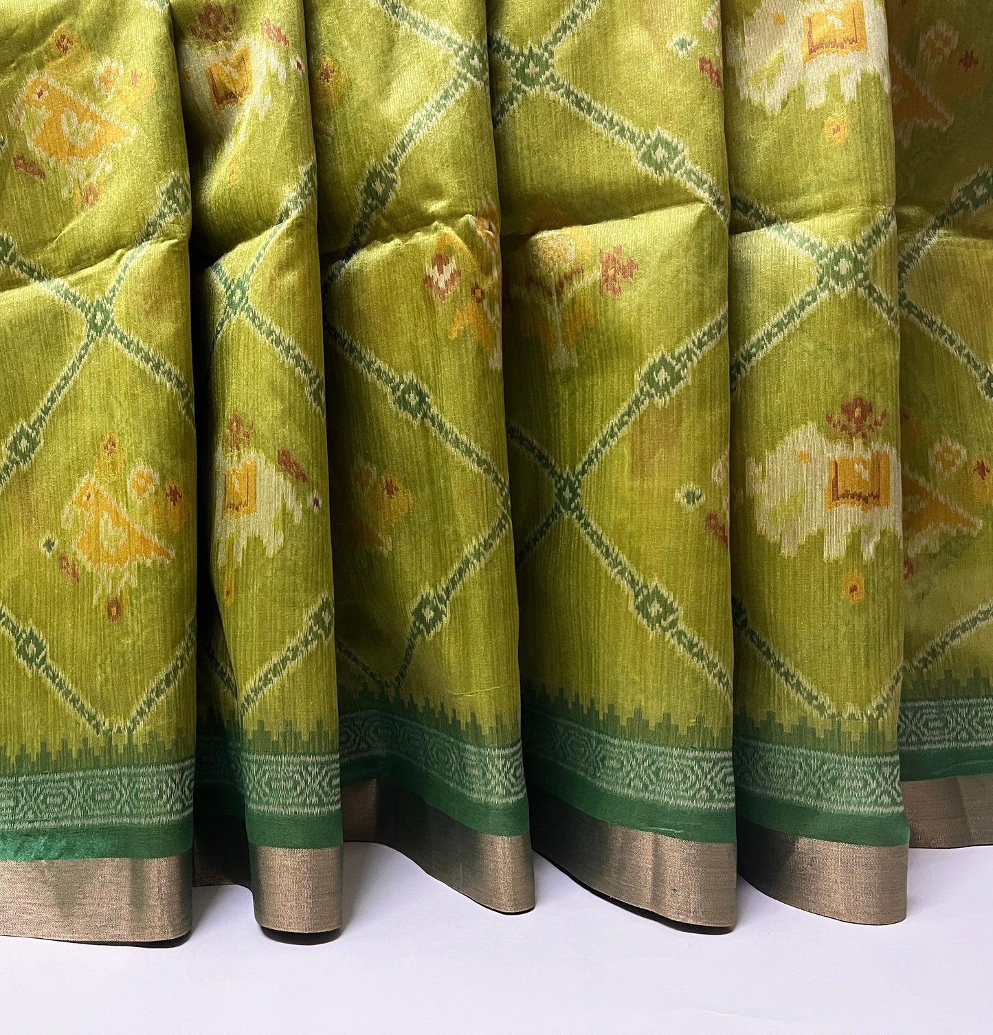 Ks 208 - Parrot green silk saree