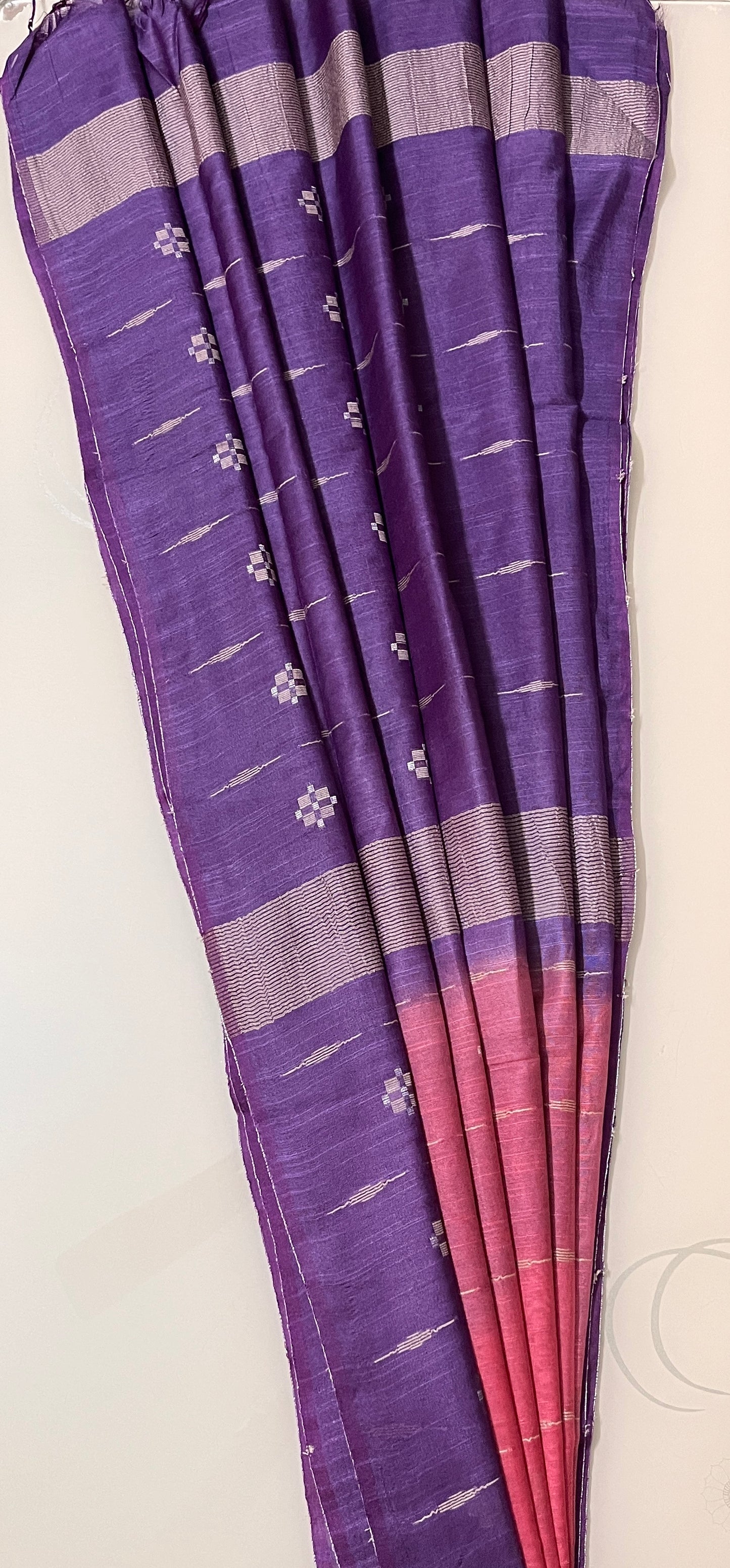 CAS169 - Deep purple and bright pink Ikat inspired saree