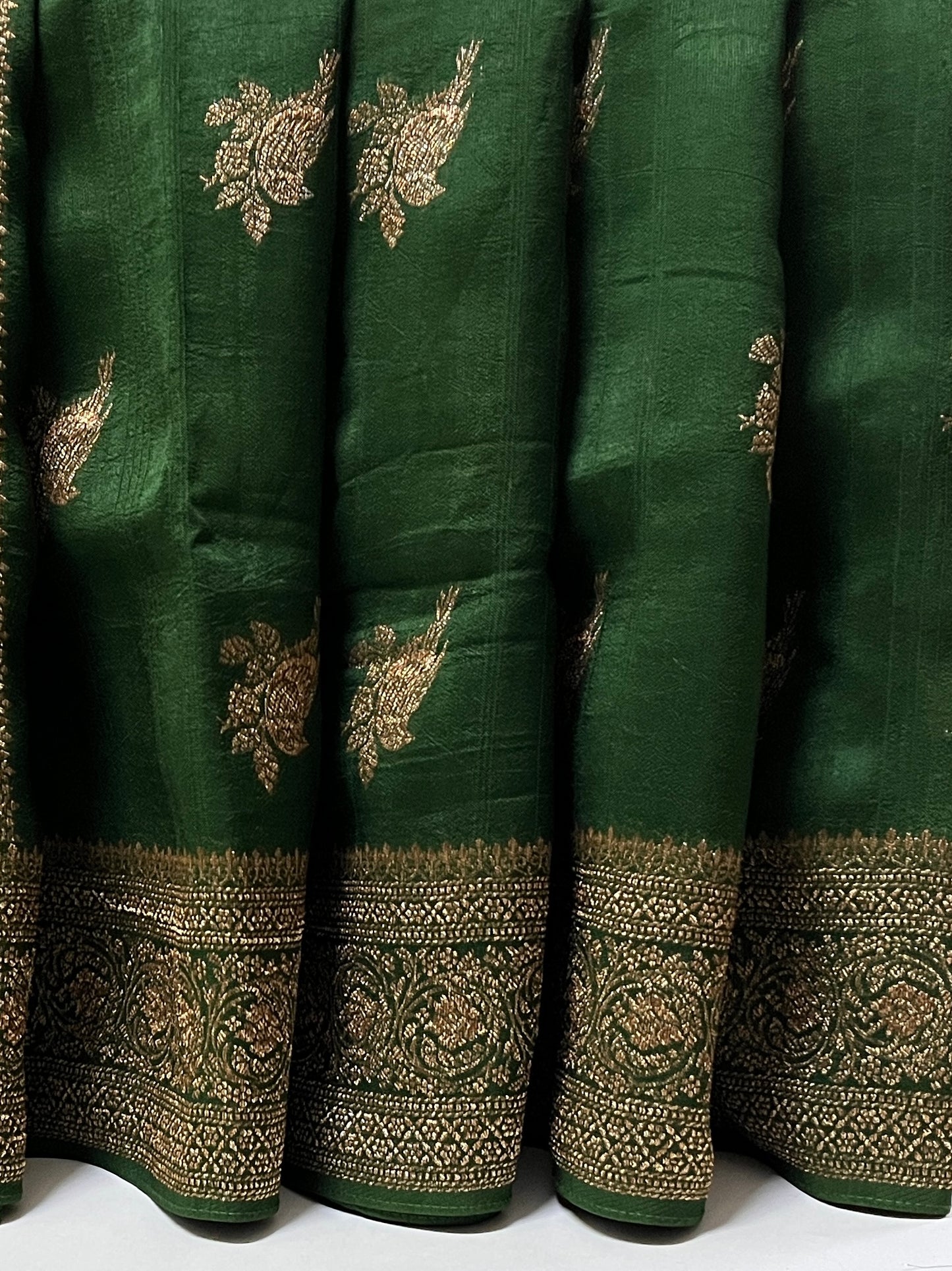 Ks 210 - Regal Emerald Green Zari Woven Saree