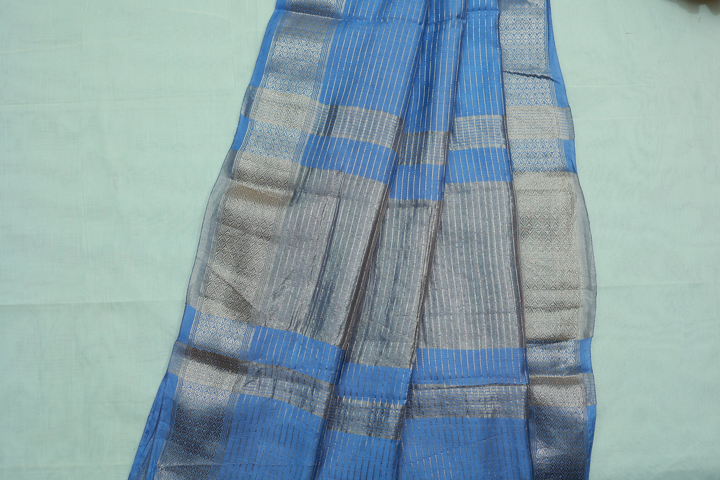 KS90 - Dual tone cool blue and silver raw silk