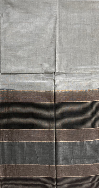 KS269 - Elegant grey saree with black pallu