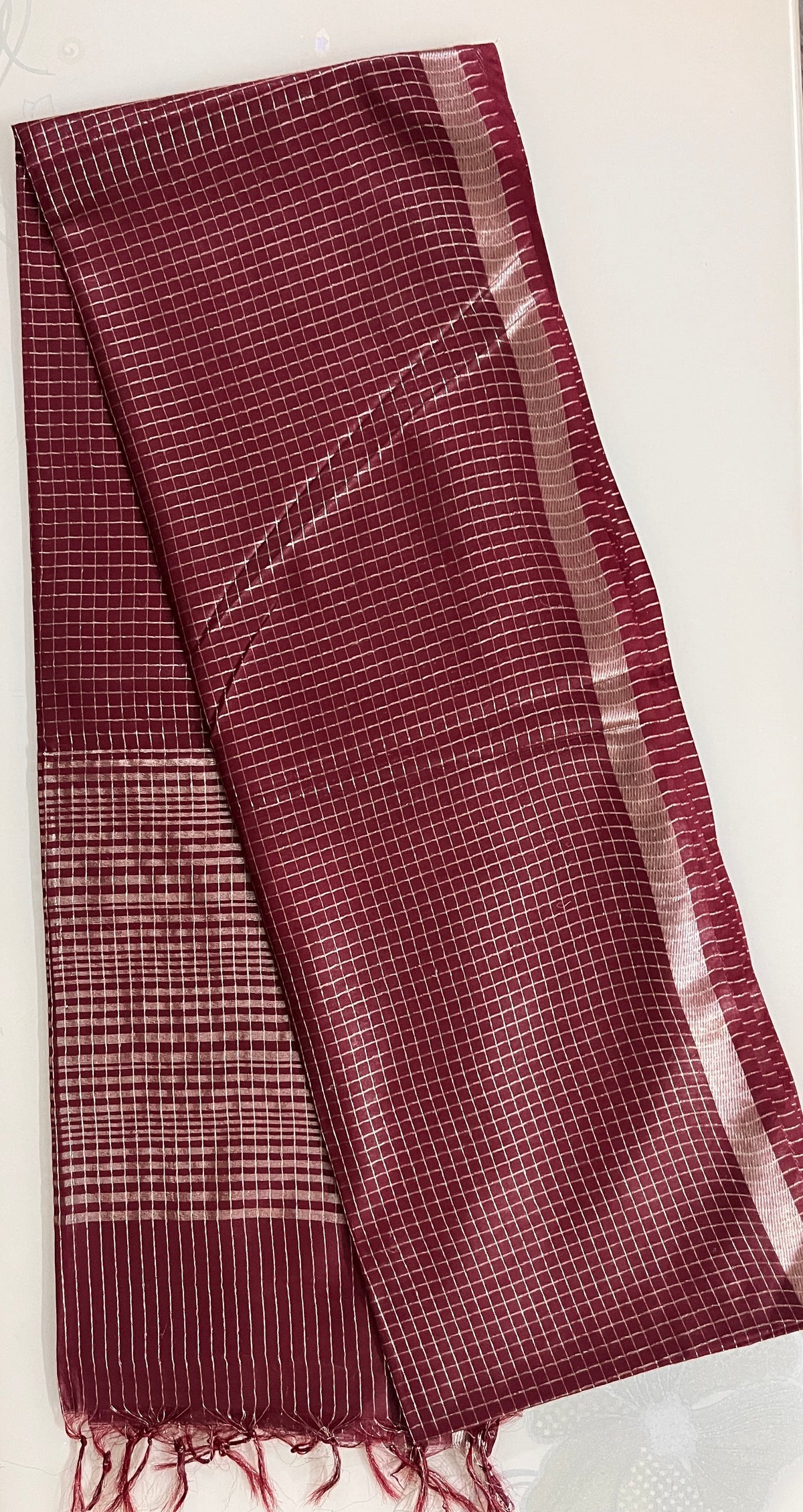 KS179 - Beautiful maroon checked saree