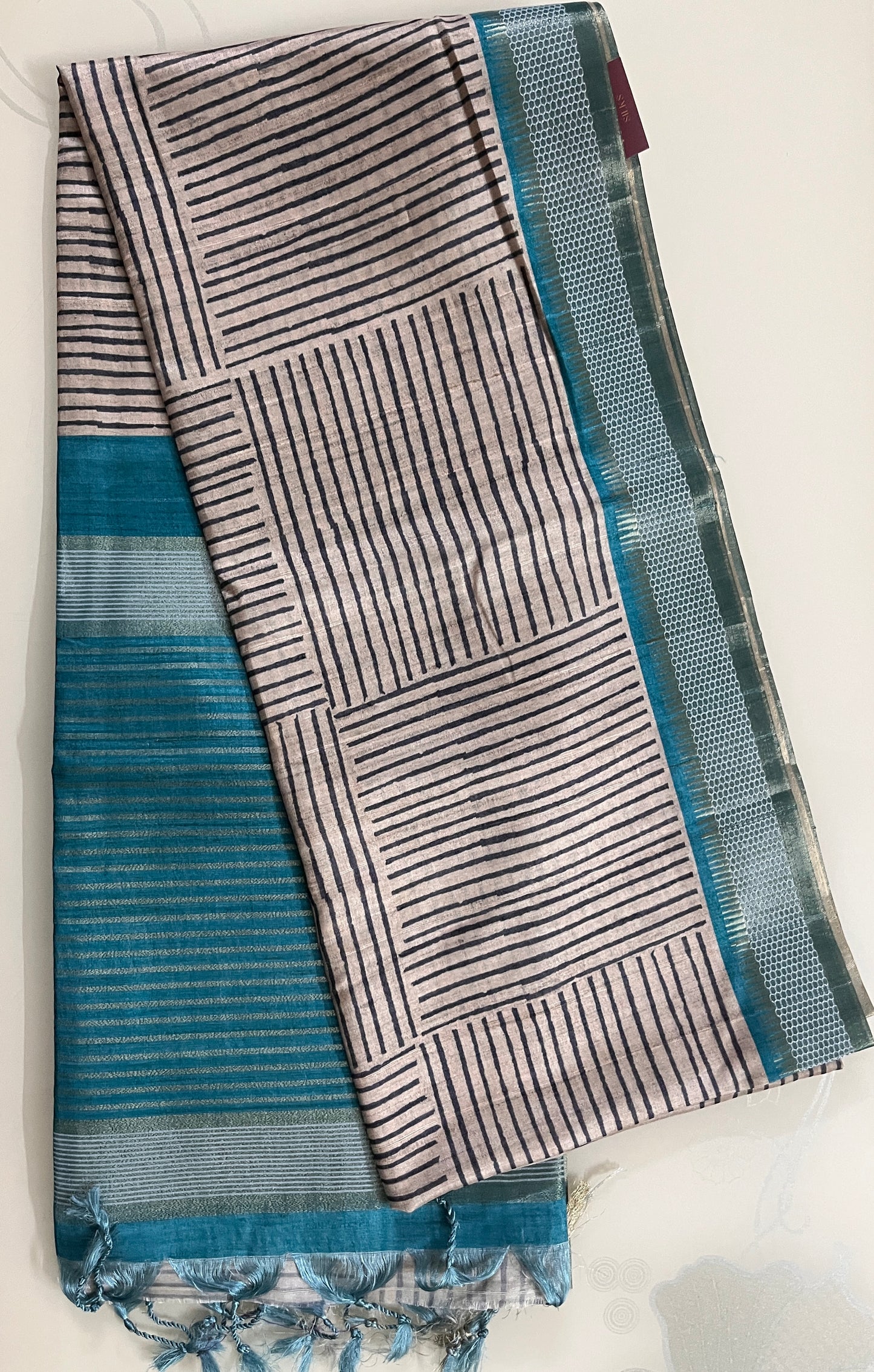 KS331 - Teal blue geometric patterned saree